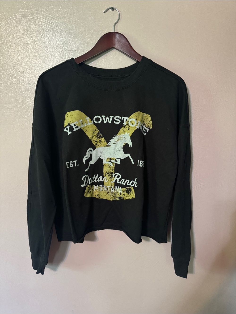 Buckle Black Crewneck Sweatshirt with Yellow Graphic